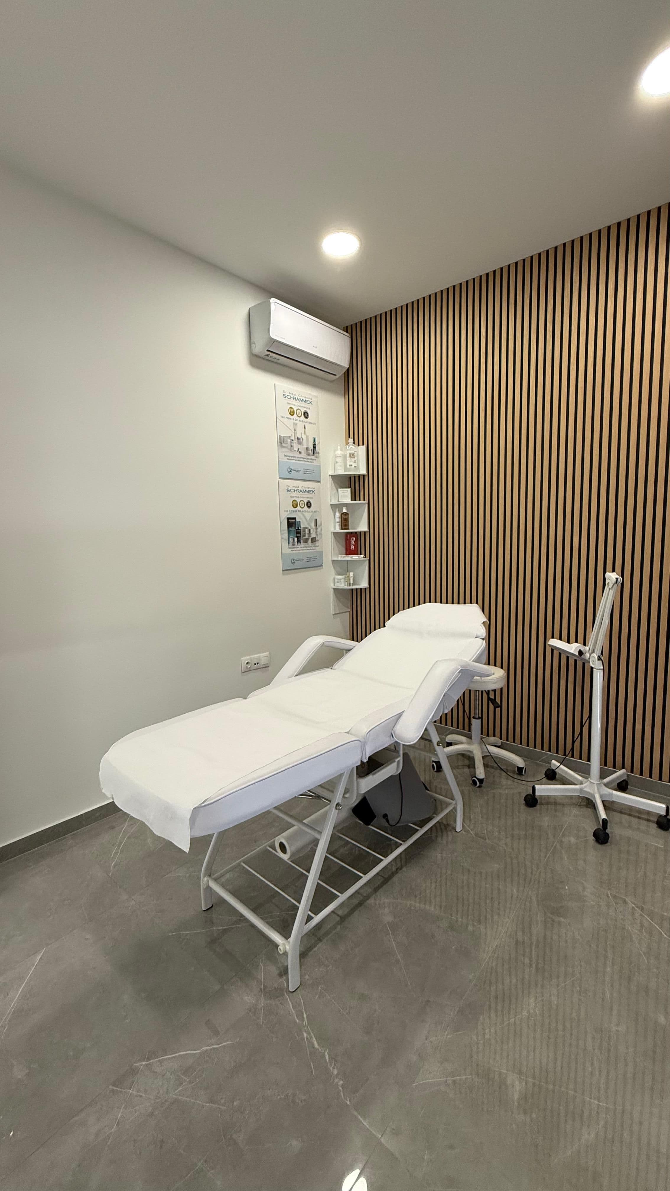 Kaiser Derma Clinic — treatment room